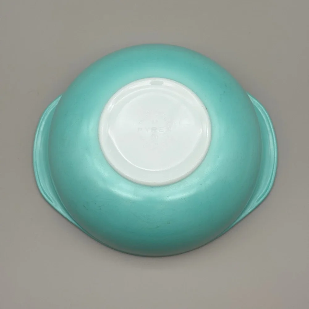 Vintage Pyrex Teal 024 2 QT Round Casserole Dish Bowl Made In USA‎